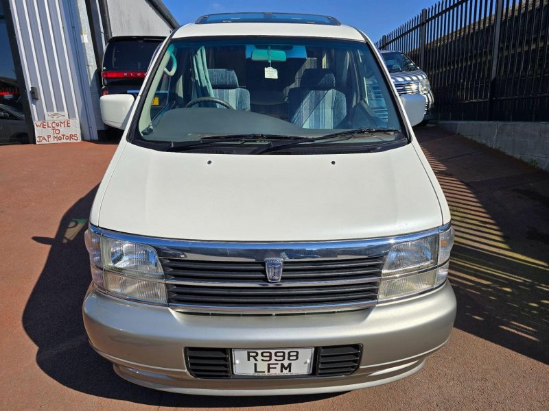 NISSAN ELGRAND