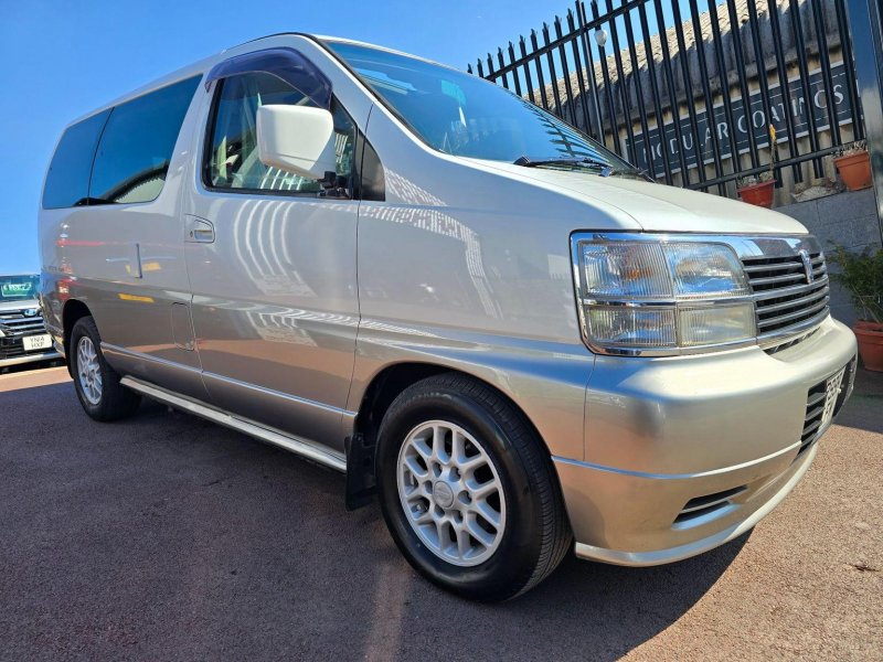 NISSAN ELGRAND