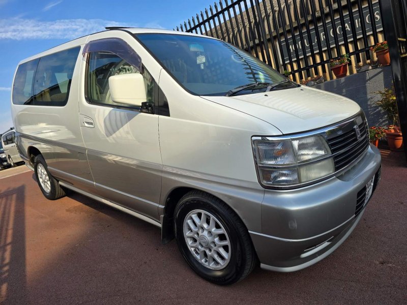 NISSAN ELGRAND