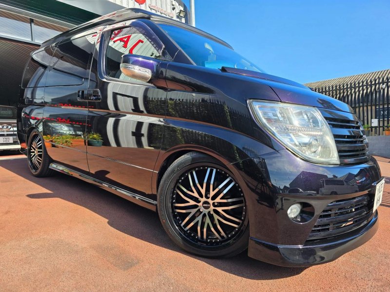 NISSAN ELGRAND