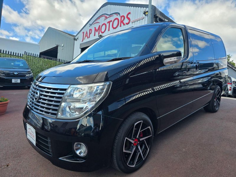 NISSAN ELGRAND