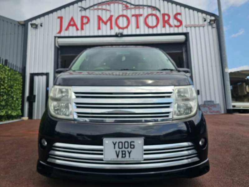 NISSAN ELGRAND