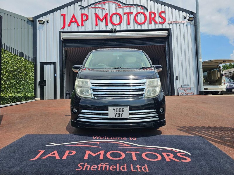 NISSAN ELGRAND