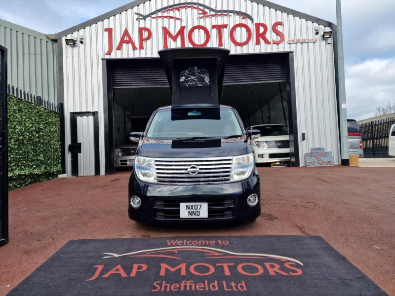 NISSAN ELGRAND