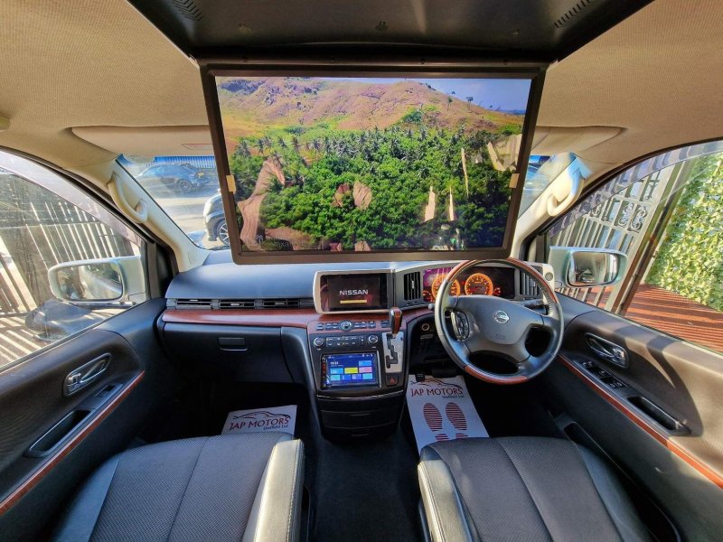 NISSAN ELGRAND