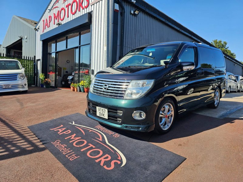 NISSAN ELGRAND