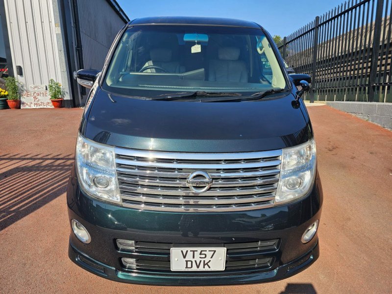 NISSAN ELGRAND