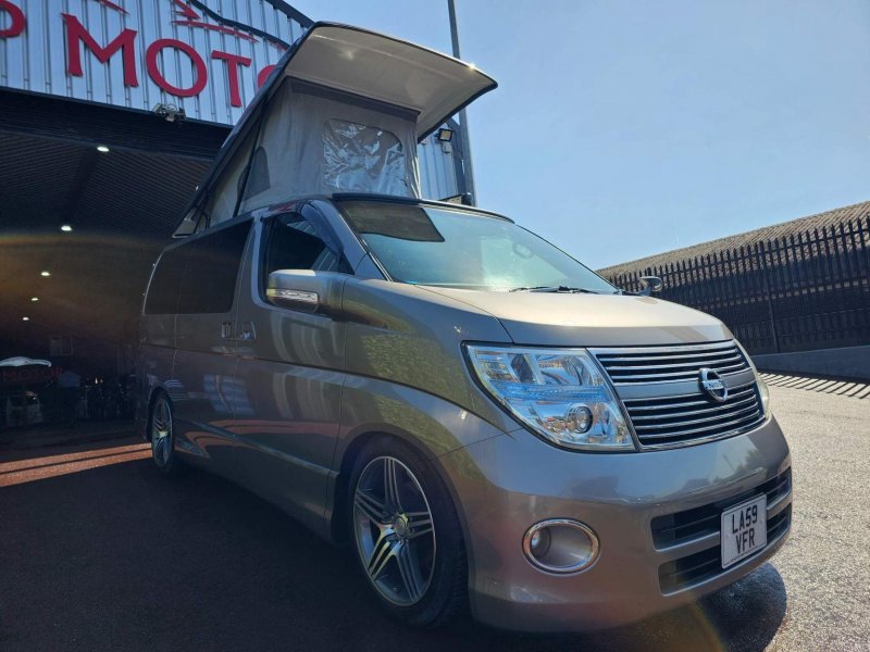 NISSAN ELGRAND