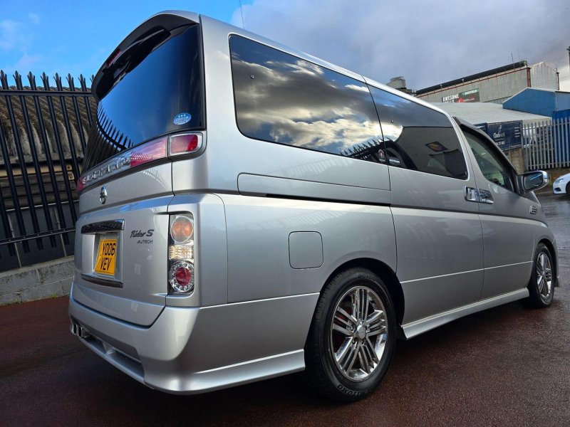 NISSAN ELGRAND