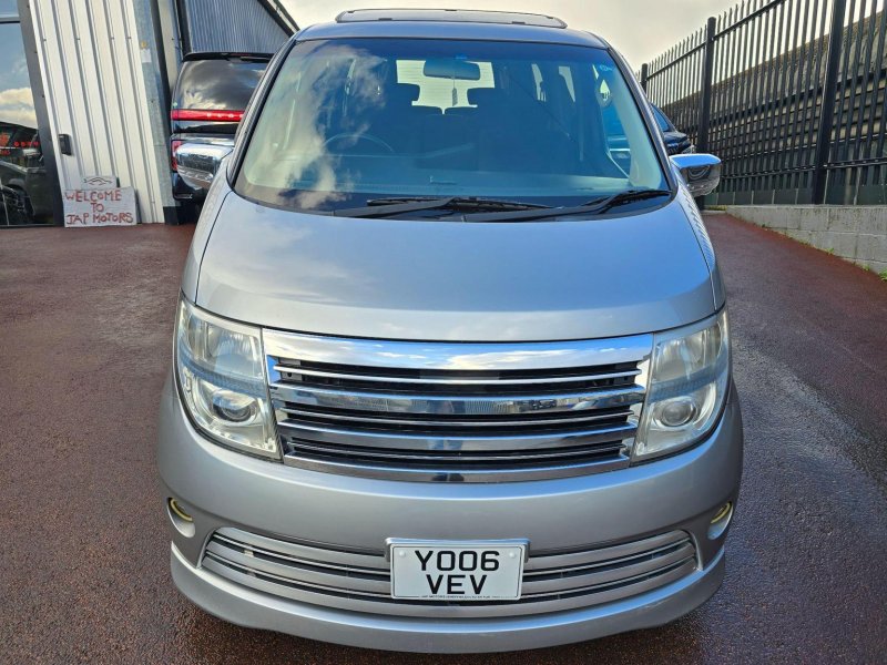 NISSAN ELGRAND