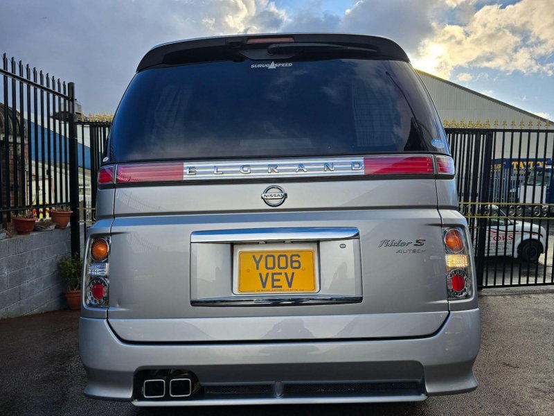 NISSAN ELGRAND