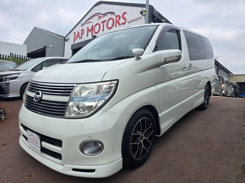 NISSAN ELGRAND
