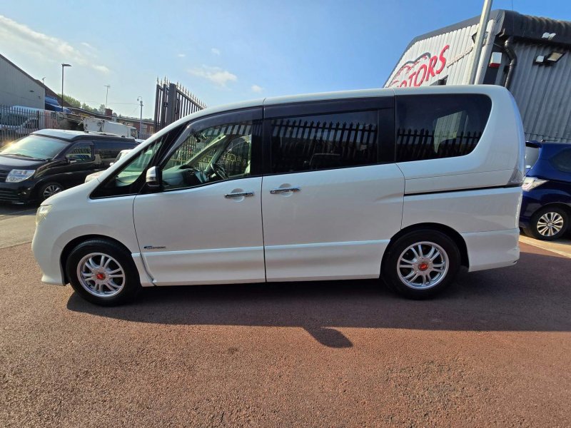 NISSAN SERENA