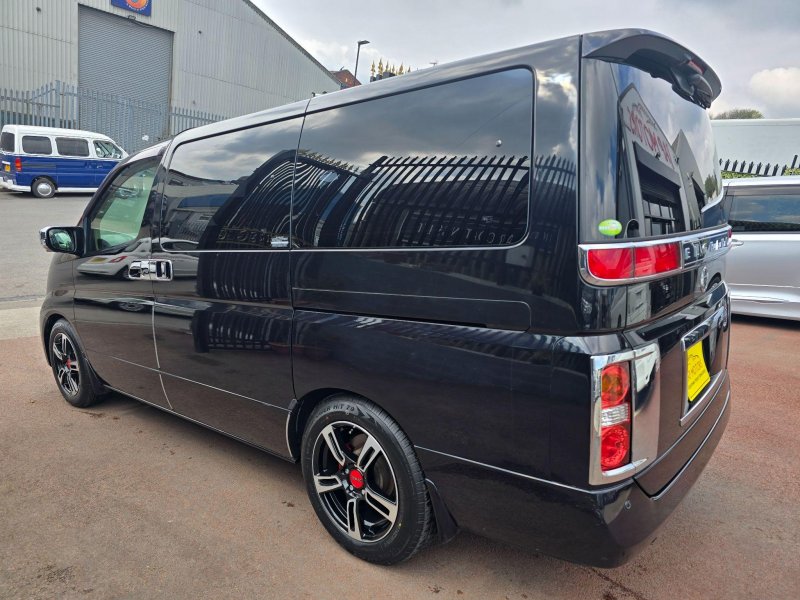 NISSAN ELGRAND