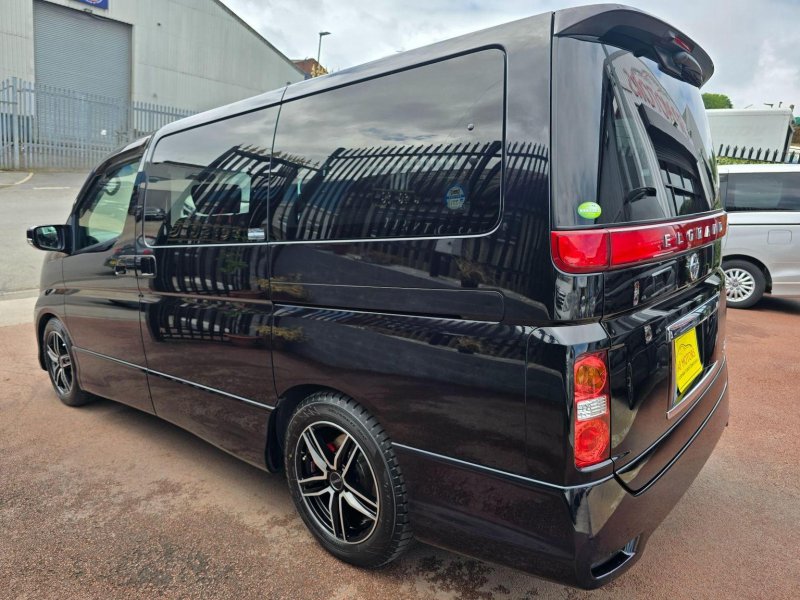 NISSAN ELGRAND
