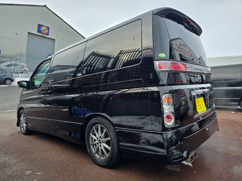 NISSAN ELGRAND