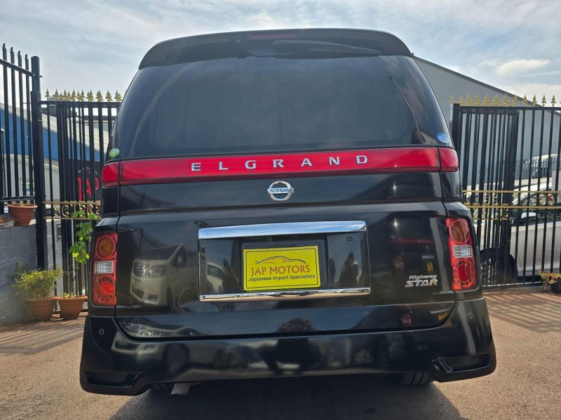 NISSAN ELGRAND