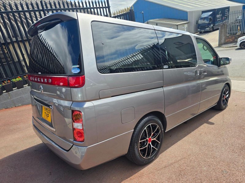 NISSAN ELGRAND