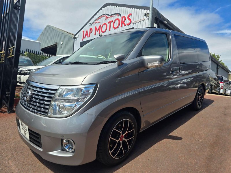 NISSAN ELGRAND