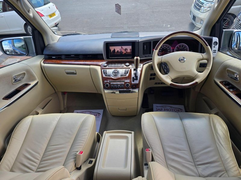 NISSAN ELGRAND
