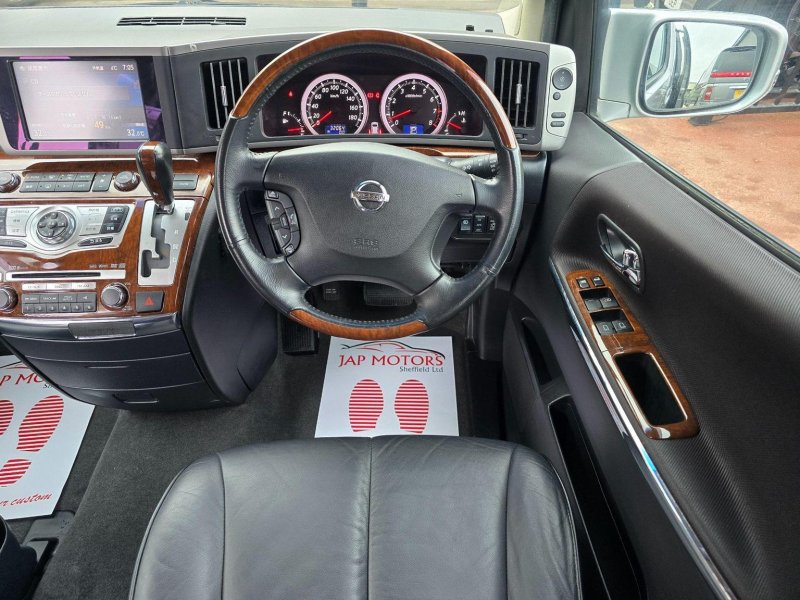 NISSAN ELGRAND
