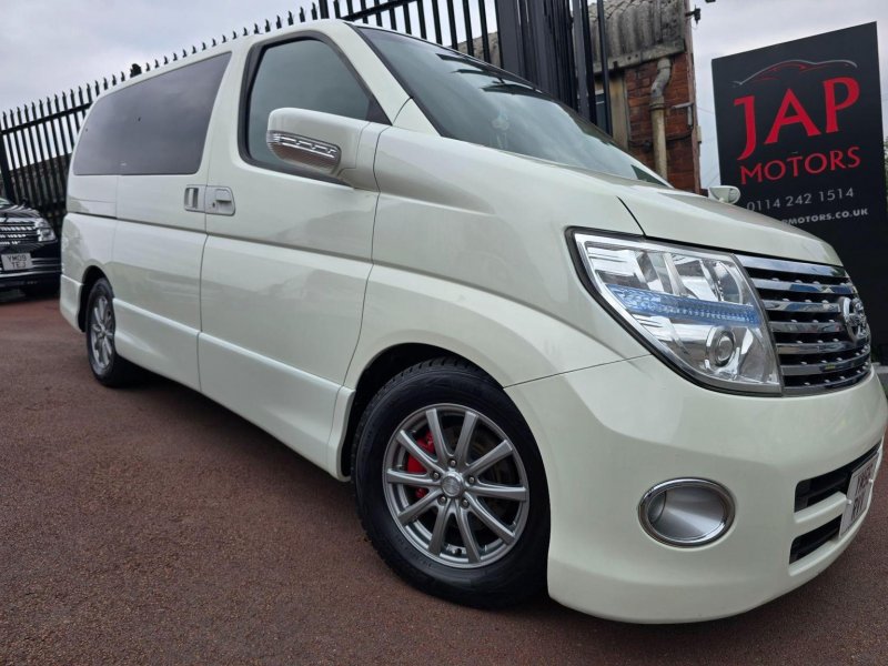 NISSAN ELGRAND