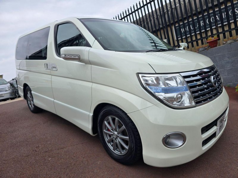 NISSAN ELGRAND