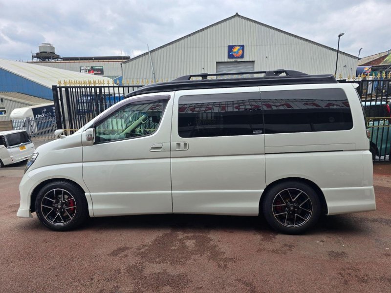 NISSAN ELGRAND