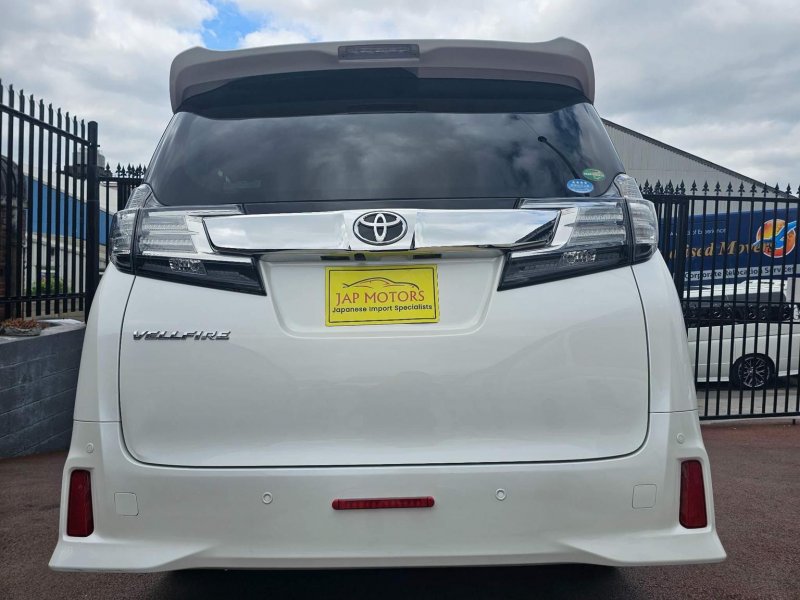 TOYOTA VELLFIRE