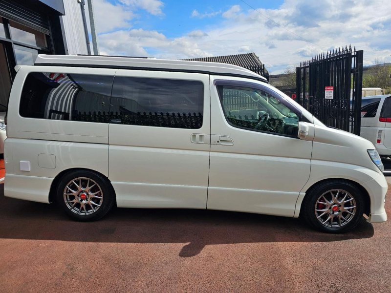 NISSAN ELGRAND
