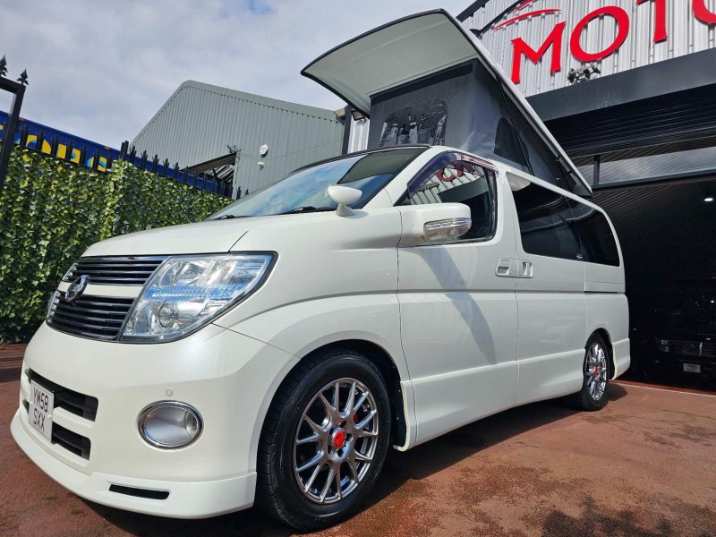 NISSAN ELGRAND