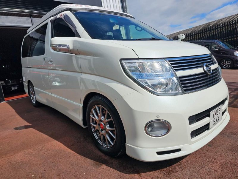 NISSAN ELGRAND