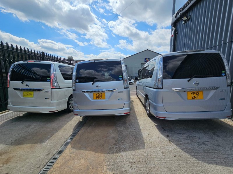 NISSAN SERENA