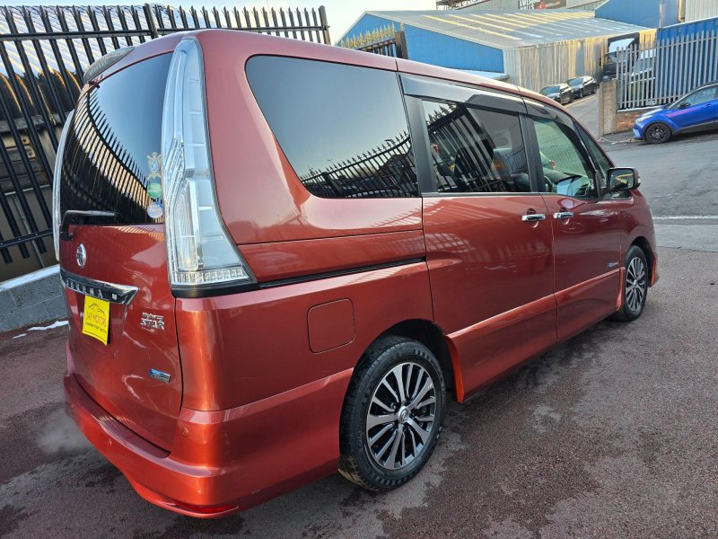 NISSAN SERENA