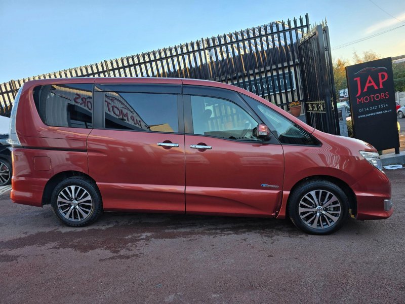 NISSAN SERENA