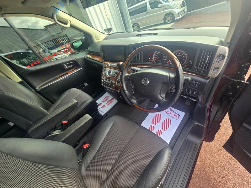 NISSAN ELGRAND