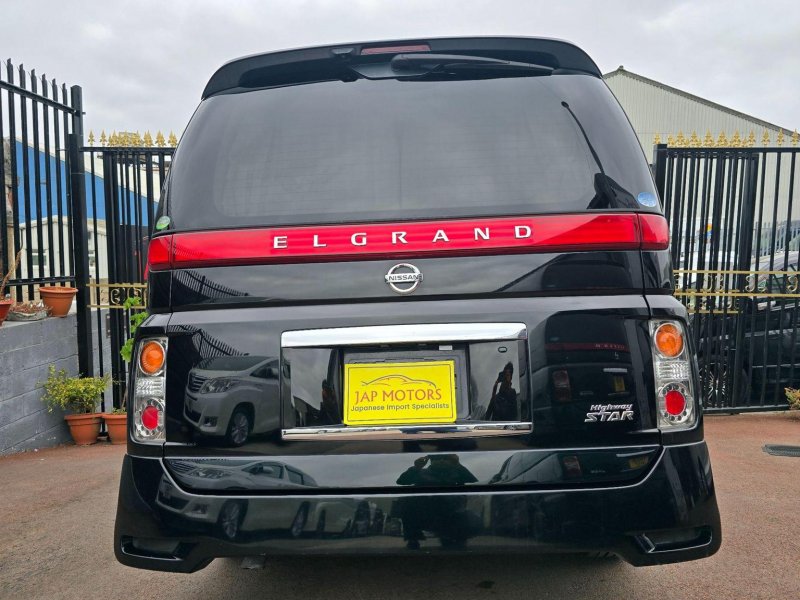 NISSAN ELGRAND
