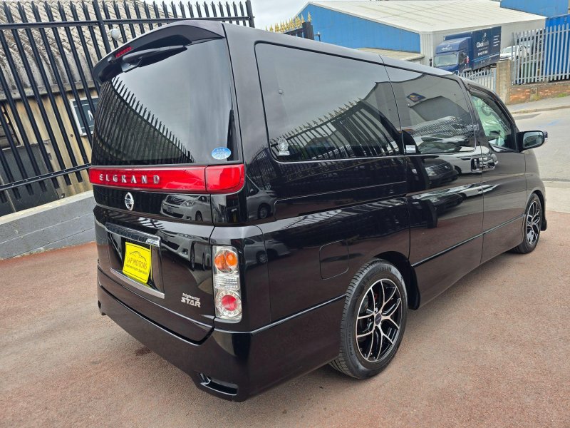 NISSAN ELGRAND