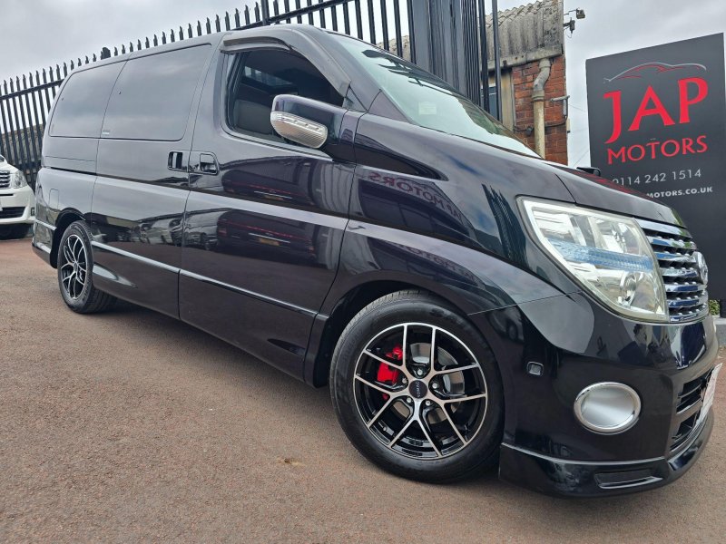 NISSAN ELGRAND