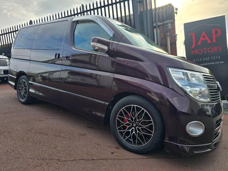NISSAN ELGRAND