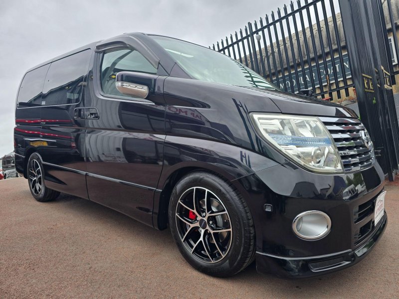 NISSAN ELGRAND