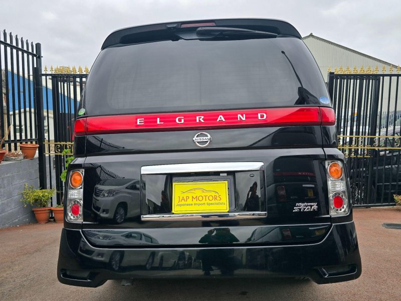NISSAN ELGRAND