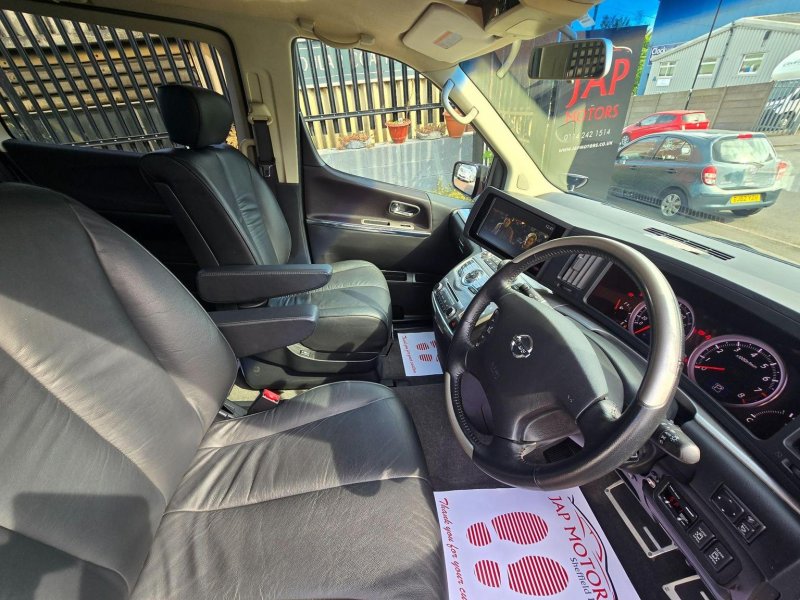 NISSAN ELGRAND