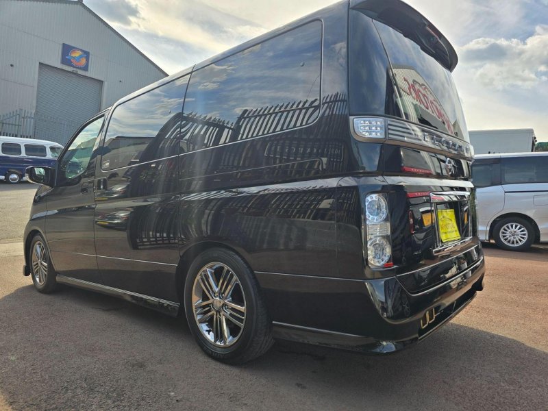 NISSAN ELGRAND