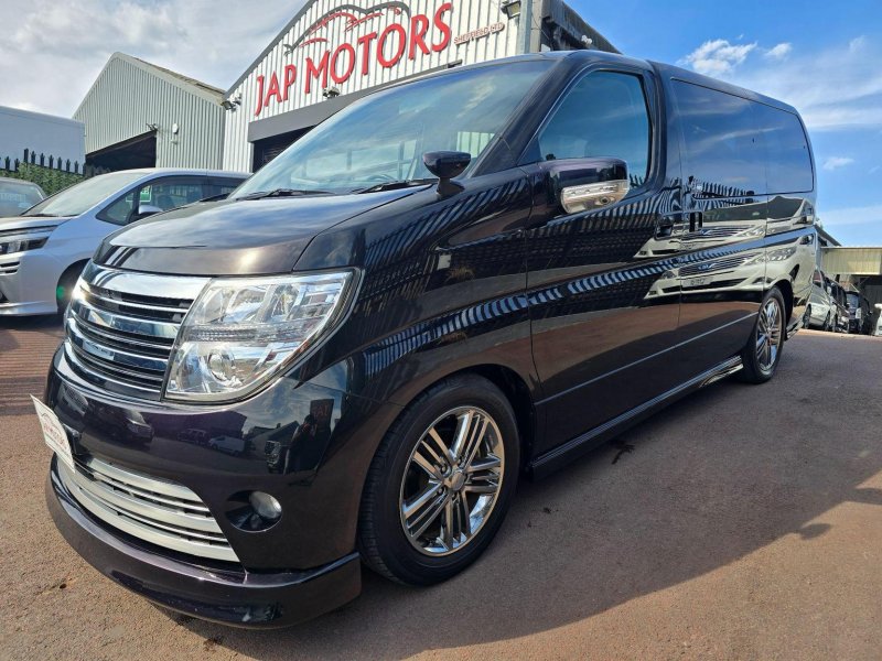 NISSAN ELGRAND