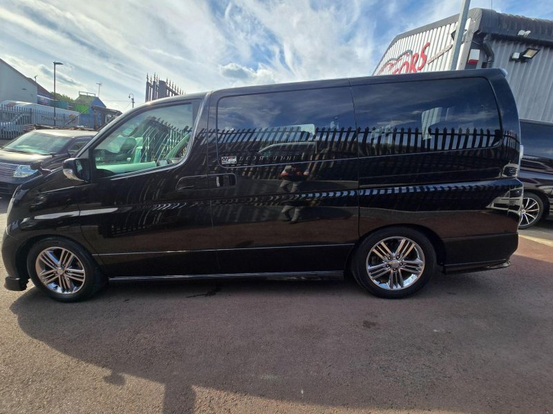 NISSAN ELGRAND