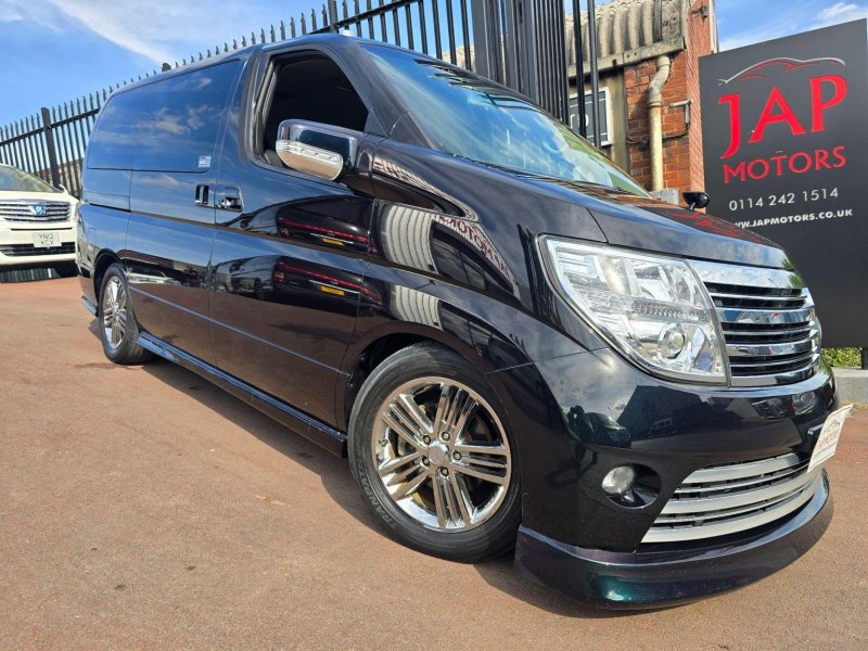 NISSAN ELGRAND